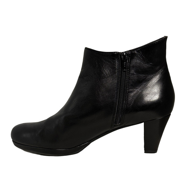 Vaneli Black Leather Ankle Boots – Women’s Size 13 M - EUC - Picture 6 of 12